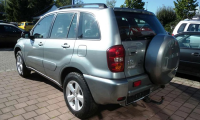 Should I buy a used second-generation 2005 Toyota RAV 4?