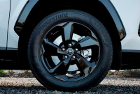 What is the tire pressure rating for the Toyota RAV4?